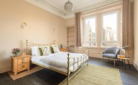Spacious 2Br Leith Apartment